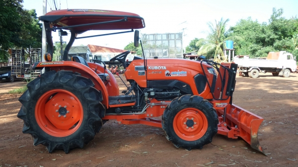 KUBOTA L5018+อุปกรณ์ใบมีดหน้า+ผาน