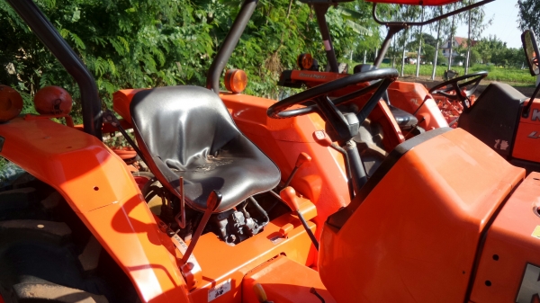 KUBOTA L3408+อุปกรณ์ใบมีดหน้า+ผาน