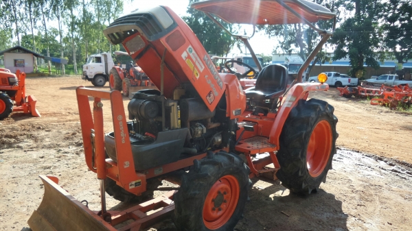 KUBOTA L3408+อุปกรณ์ใบมีดหน้า+ผาน KUBOTA L3408+อุปกรณ์ใบมีดหน้า+ผาน