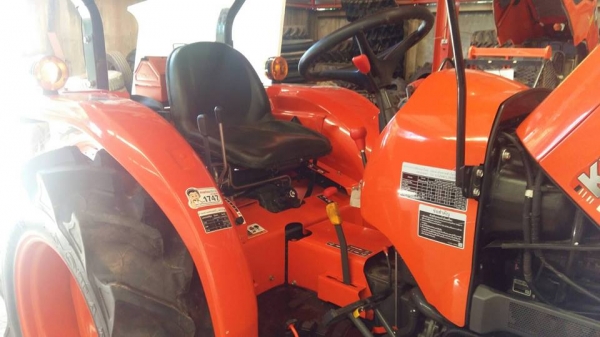 ขายรถแทรกเตอร์ มือสอง