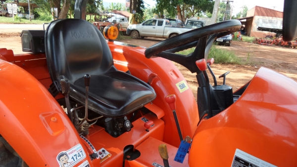 KUBOTA L3608SP+อุปกรณ์ใบมีดหน้า+ผาน