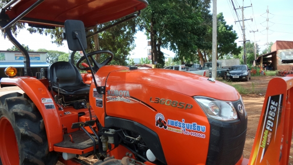 KUBOTA L3608SP+อุปกรณ์ใบมีดหน้า+ผาน