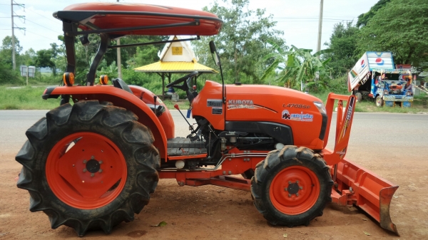 KUBOTA L4708SP+อุปกรณ์ใบมีดหน้า+ผาน