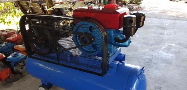 ปั้มลมพร้อมเครื่องดีเชล สตาร์ท 2 ระบบ 7.5 แรง ถัง 300 ลิตร รหัสสินค้า C3 - 16