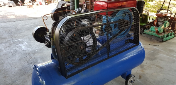 ปั้มลมพร้อมเครื่องดีเชล สตาร์ท 2 ระบบ 7.5 แรง ถัง 300 ลิตร รหัสสินค้า C3 - 16