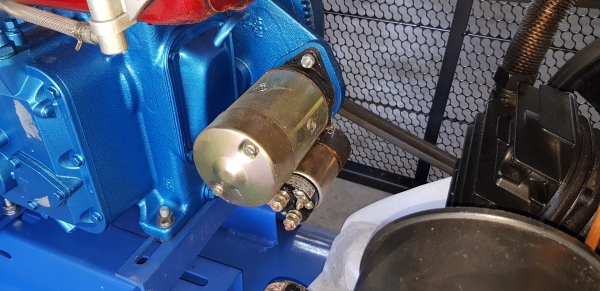 ปั้มลมพร้อมเครื่องดีเชล สตาร์ท 2 ระบบ 7.5 แรง ถัง 300 ลิตร รหัสสินค้า C3 - 16