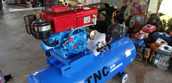 ปั้มลมพร้อมเครื่องดีเชล สตาร์ท 2 ระบบ 7.5 แรง ถัง 300 ลิตร รหัสสินค้า C3 - 16