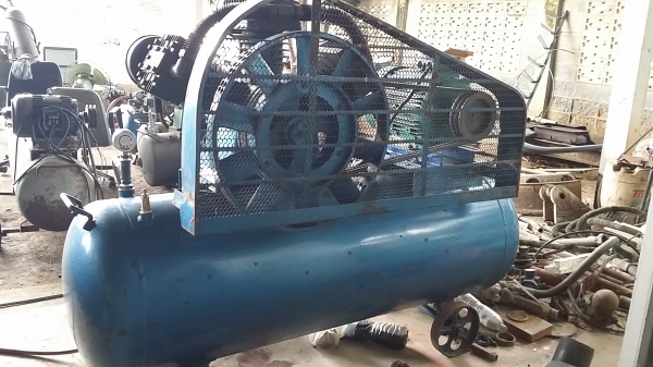 .....ถูกขาย.....ปั้มลม10แรง ถัง300ลิตร .....ถูกขาย.....ปั้มลม10แรง ถัง300ลิตร