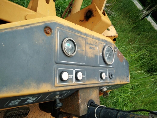 ขายด่วนรถตักเอวอ่อนม KOMATSU WA30=1 รถสวย ใช้งานน้อย บุ้งกี๋ 1 คิว รถสวย สภาพพร้อมใช้งาน