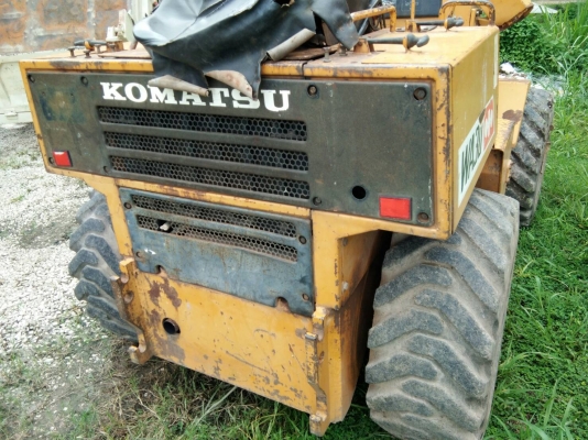 ขายด่วนรถตักเอวอ่อนม KOMATSU WA30=1 รถสวย ใช้งานน้อย บุ้งกี๋ 1 คิว รถสวย สภาพพร้อมใช้งาน