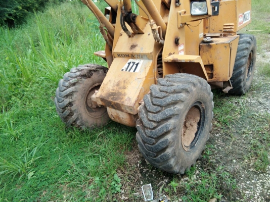 ขายด่วนรถตักเอวอ่อนม KOMATSU WA30=1 รถสวย ใช้งานน้อย บุ้งกี๋ 1 คิว รถสวย สภาพพร้อมใช้งาน