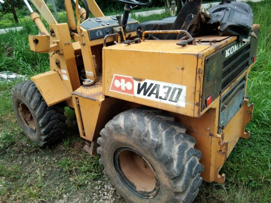 ขายด่วนรถตักเอวอ่อนม KOMATSU WA30=1 รถสวย ใช้งานน้อย บุ้งกี๋ 1 คิว รถสวย สภาพพร้อมใช้งาน