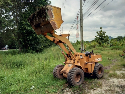 ขายด่วนรถตักเอวอ่อนม KOMATSU WA30=1 รถสวย ใช้งานน้อย บุ้งกี๋ 1 คิว รถสวย สภาพพร้อมใช้งาน