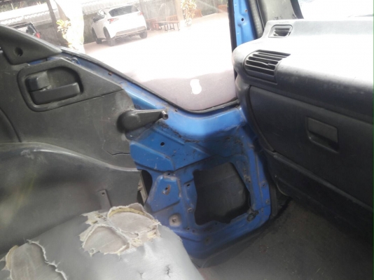 ขาย6ล้อ isuzu NPR130แรง ปี44 ยาว5.5.ม ขาย6ล้อ isuzu NPR130แรง ปี44 ยาว5.5.ม