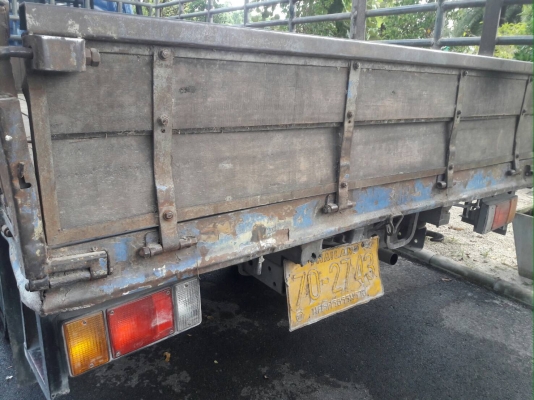 ขาย6ล้อ isuzu NPR130แรง ปี44 ยาว5.5.ม ขาย6ล้อ isuzu NPR130แรง ปี44 ยาว5.5.ม