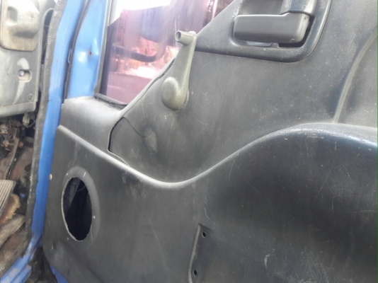 ขาย6ล้อ isuzu NPR130แรง ปี44 ยาว5.5.ม ขาย6ล้อ isuzu NPR130แรง ปี44 ยาว5.5.ม