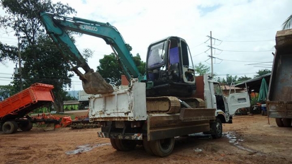 ขายดั้มพร้อมแบคโฮ