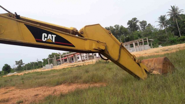 ขายรถขุดใหญ่ CAT330B สภาพดี สวย