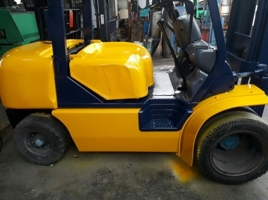 +++ ขายโฟล์คลิฟท์  KOMATSU FD25-12  ขนาด  2.5  ตัน  เครื่องยนต์ดีเซล  เสา 3  เมตร  เกียร์ธรรมดา  งา 1,070  มม.  ยางลมครับ