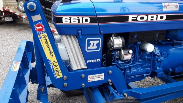 ขายรถไถฟอร์ด  6610   พร้อมชุดใบมีดดันหน้า