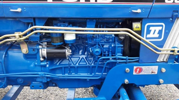 ขายรถไถฟอร์ด  6610   พร้อมชุดใบมีดดันหน้า