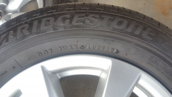 ขายล้อNISSAN ALMERA VL ยางป้ายแดงปี17  4 ล้อ