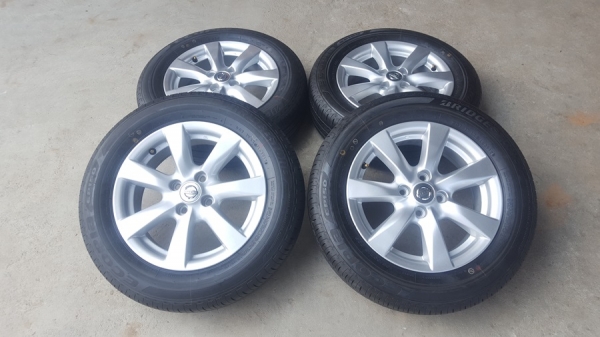 ขายล้อNISSAN ALMERA VL ยางป้ายแดงปี17  4 ล้อ