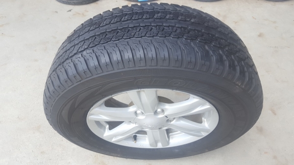 ขายล้อISUZU Mu-X ขอบ17 พร้อมยาง ปี15  4 ล้อ