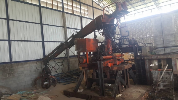 ขาย เครนพับติดคีบ แบบนั่งขับ ปั้มไฮดรอริคใช้มอเตอร์ไฟฟ้า ติดตั้งบนแท่นพร้อมใช้งาน ราคาต่อรองได้ครับ