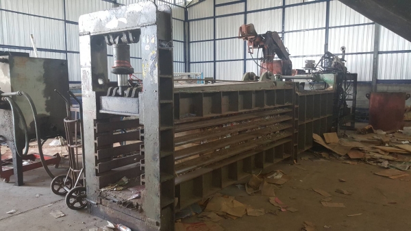 ขาย เครื่องอัด วัสดุรีไซเคิลแบบฝังแนวนอน อุปกรณ์ครบติดตั้ง ราคาต่อรองได้