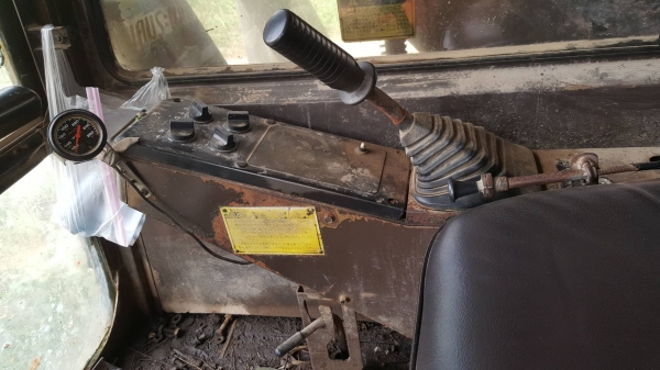 ขาย แบคโฮ CAT E120B เครื่องเดิม ปั้มดี เอวไม่หลวม ช่วงล่างโซ่ไม่สวย โรลเลอร์ต้องเปลี่ยน 6 อัน เอกสารใบซื้อขาย ขาย แบคโฮ CAT E120B เครื่องเดิม ปั้มดี เอวไม่หลวม ช่วงล่างโซ่ไม่สวย โรลเลอร์ต้องเปลี่ยน 6 อัน เอกสารใบซื้อขาย