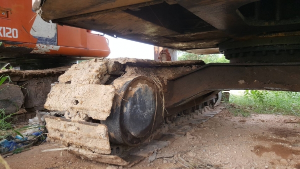 ขาย แบคโฮ CAT E120B เครื่องเดิม ปั้มดี เอวไม่หลวม ช่วงล่างโซ่ไม่สวย โรลเลอร์ต้องเปลี่ยน 6 อัน เอกสารใบซื้อขาย ขาย แบคโฮ CAT E120B เครื่องเดิม ปั้มดี เอวไม่หลวม ช่วงล่างโซ่ไม่สวย โรลเลอร์ต้องเปลี่ยน 6 อัน เอกสารใบซื้อขาย