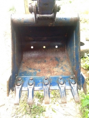 บุ้งกี๋รถแม็คโครเล็ก