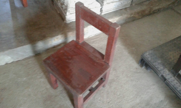 เก้าอี้นักเรียนอนุบาลไม้แดง