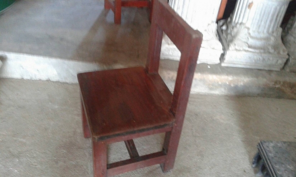 เก้าอี้นักเรียนอนุบาลไม้แดง