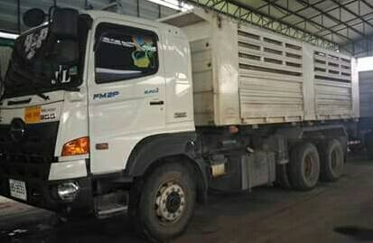 สิบล้อ ฮีโน่ VECTOR 380ปี58 แม่ลูก.ดั้มสามมิต 3คาน รถห้าง มือเดียวป้ายเเดง สภาพดีสวยจัดใช้งานน้อย สภาพพร้อมใช้สุดๆ เล่ม,ทะเบียน พร้อมโอน ขาย 3,150,000บ.รถสวยๆพร้อมใช้งาน