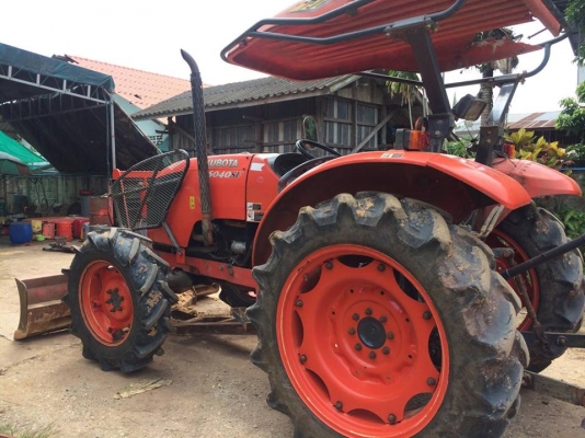 kubota m6040 พร้อมอุปกรณ์ รถปี56