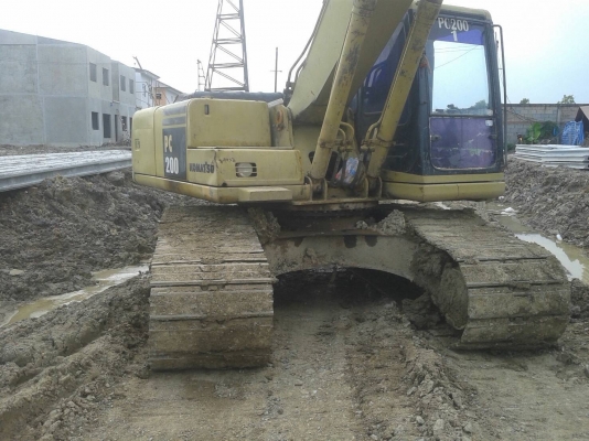 ขาย!! >>> Komatsu Pc200 รุ่น 6 ไฟฟ้าครบ พร้อมใช้งาน <<< เบอร์ติดต่อ 098-7155789 086-4631102