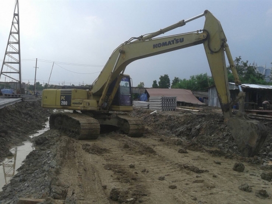 ขาย!! >>> Komatsu Pc200 รุ่น 6 ไฟฟ้าครบ พร้อมใช้งาน <<< เบอร์ติดต่อ 098-7155789 086-4631102