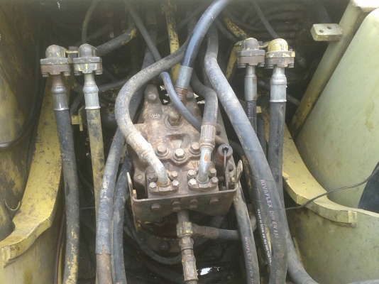 ขาย!! >>> Komatsu Pc200 รุ่น 6 ไฟฟ้าครบ พร้อมใช้งาน <<< เบอร์ติดต่อ 098-7155789 086-4631102