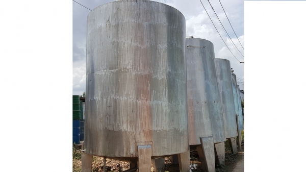 ถังสแตนเลสใบใหญ่ขนาด 10000 ลิตรมีมอเตอร์และใบกวน