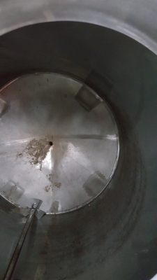 ถังสแตนเลสใบใหญ่ขนาด 10000 ลิตรมีมอเตอร์และใบกวน