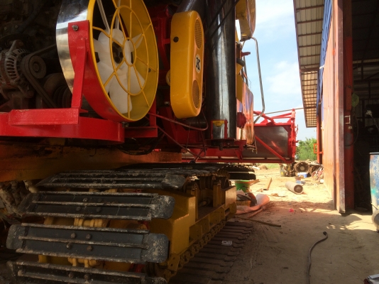 ขาย1200000บาทรถเกี่ยวข้าวเกษตรรุ่นจ้าวช้างไวไฟขายด่วนและดาว์ต่อรองใด้ช่วงล่างเปลี่ยนใหม่หมดครับลูกลอ