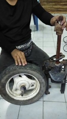 ล้อหน้ารถป๊อบดีโอ