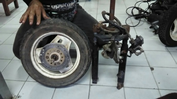 ล้อหน้ารถป๊อบดีโอ