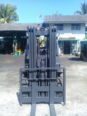 +++ ขายโฟล์คลิฟท์  NISSAN FD20  ขนาด  2  ตัน  เครื่องยนต์ดีเซล  เสา 4.3  เมตร  เข้าตู้  3  สเต็ป  งา 1,070  มม.  เกียร์ออโตเมติค  ยางตันครับ