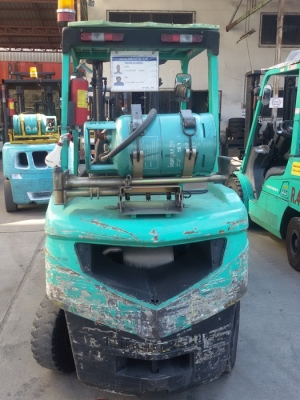 ขายโคมัสสุดีเซล FD30C-16 ปี2007 ยกน้ำหนักได้ 3 ตัน เสายกสูง 3 เมตร ราคาตามสภา 062-709-1747