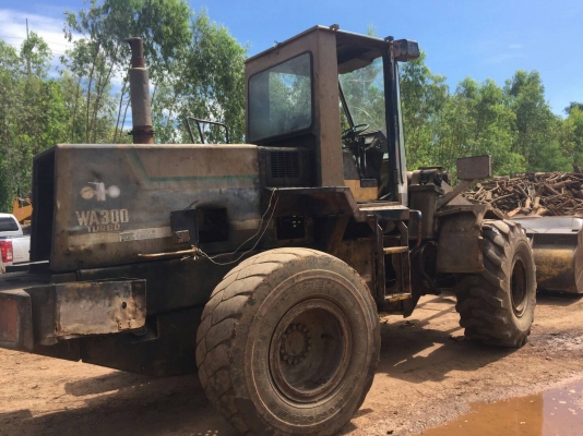 ขายรถตักล้อยาง KOMATSU WA300-1