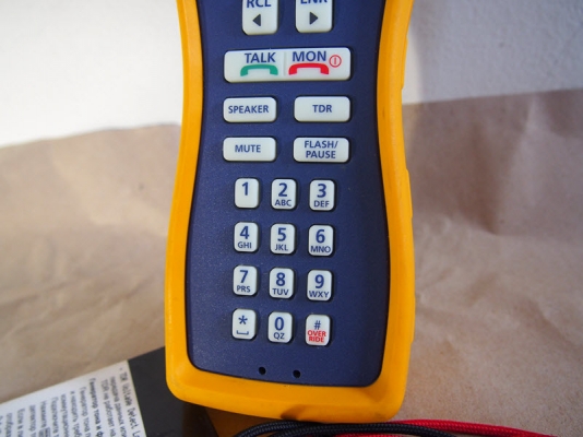 เครื่องเช็คสัญญาณโทรศัพท์และหาจุดขาดได้ในตัว Fluke TS54 เครื่องเช็คสัญญาณโทรศัพท์และหาจุดขาดได้ในตัว Fluke TS54