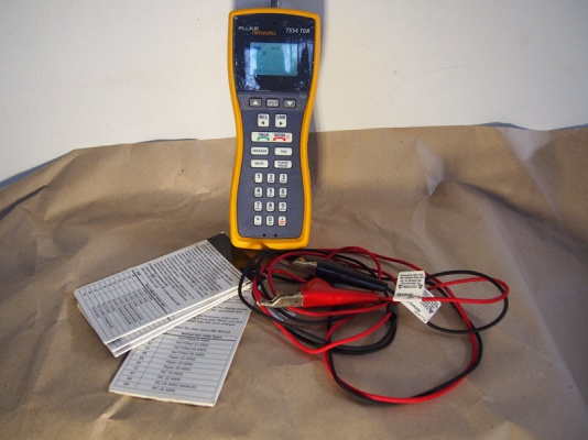เครื่องเช็คสัญญาณโทรศัพท์และหาจุดขาดได้ในตัว Fluke TS54 เครื่องเช็คสัญญาณโทรศัพท์และหาจุดขาดได้ในตัว Fluke TS54